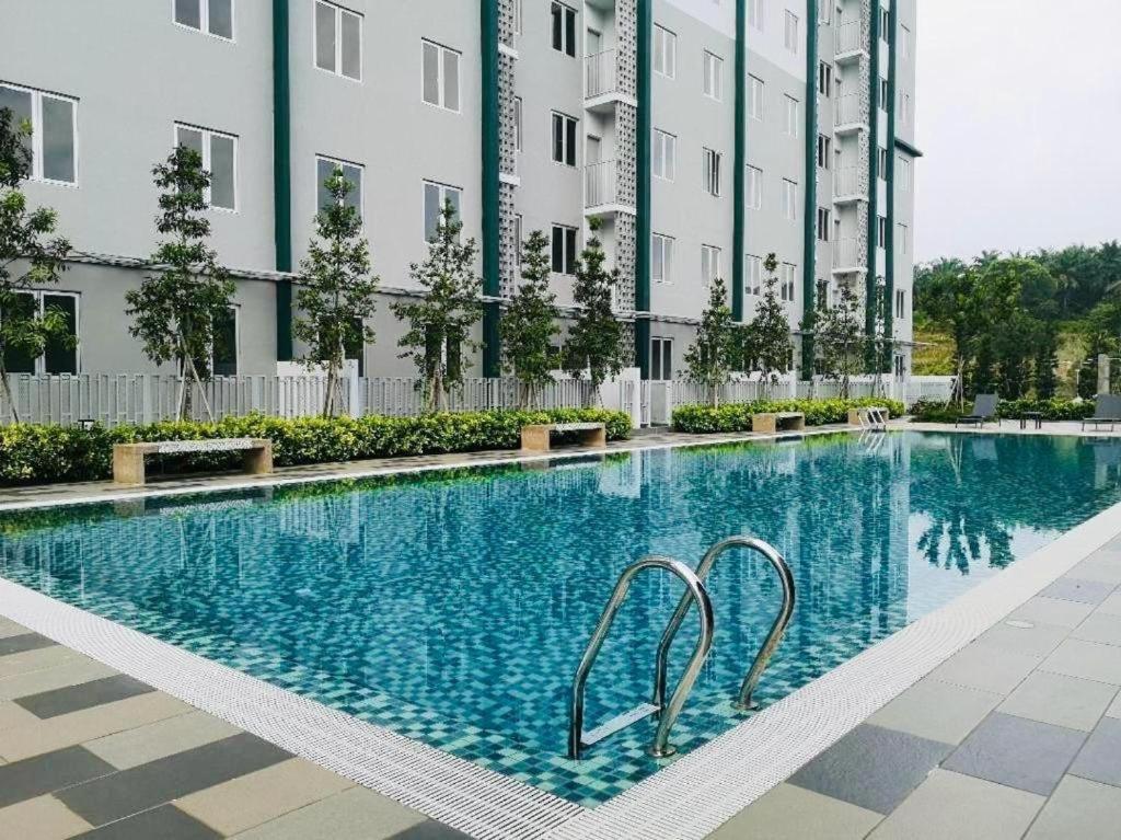 Tangerine To Klia Within 12min Apartment Sepang